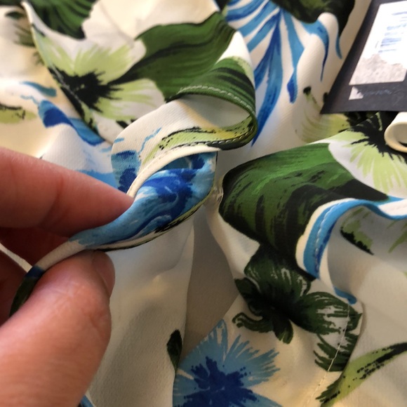 NWT banana republic floral ruffle top - Picture 3 of 6